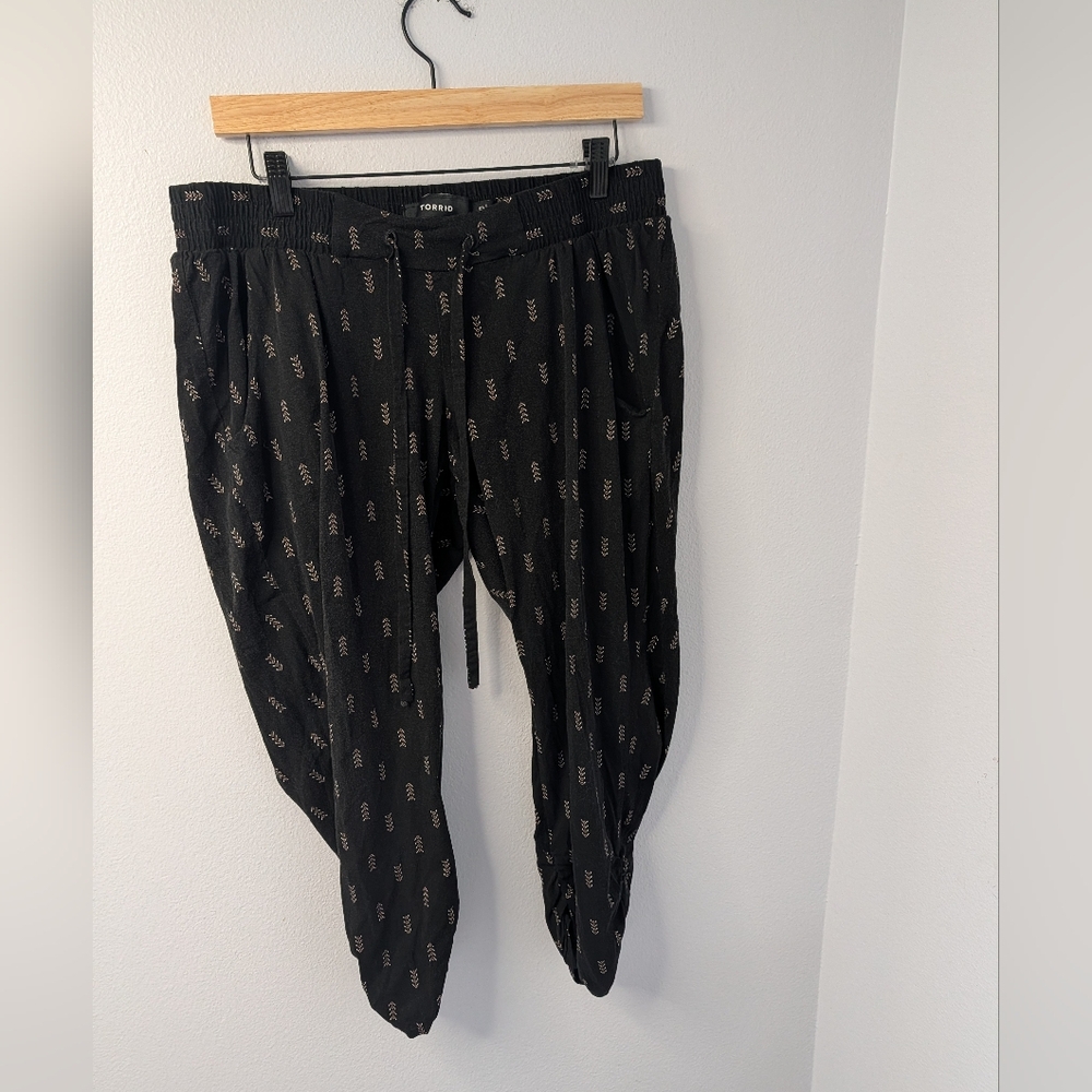 Torrid Black Printed Jogger Pants | Size‎ 00 | Stretchy Ruched Hem